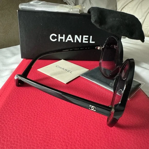 NWT -Chanel Red &Black Sunglasses - Picture 9 of 9